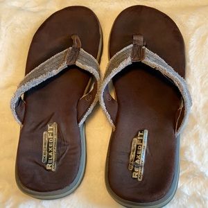 Skechers relaxed fit flip flops